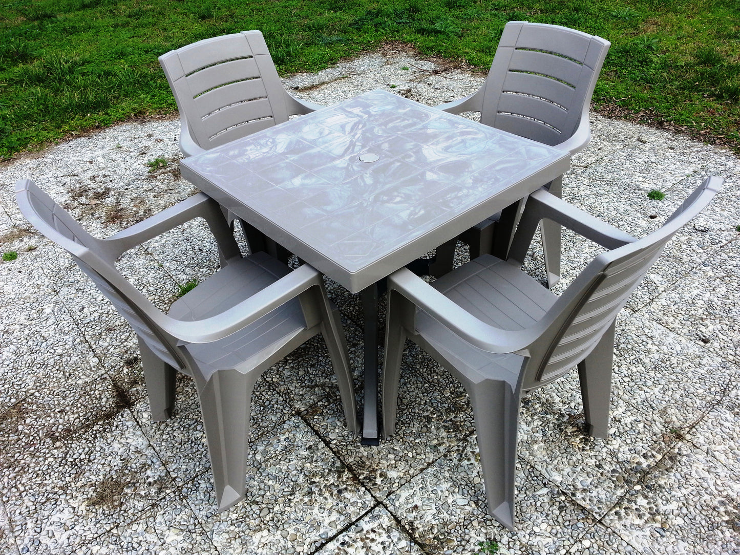 TAVOLO C/INCROCIO CLEOPATRA CM 79X79 TORT.